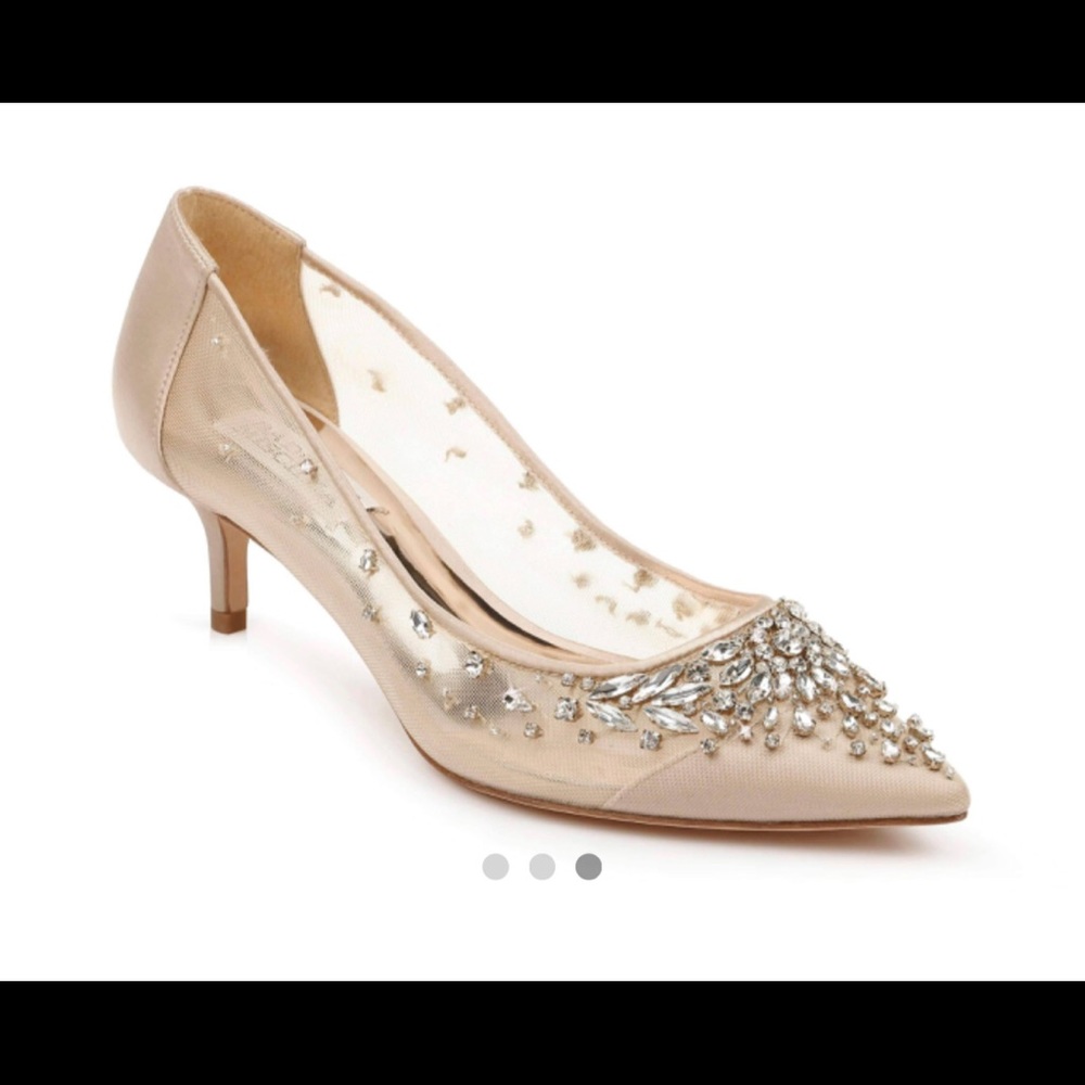 Badgley Mischka Onyx Pump